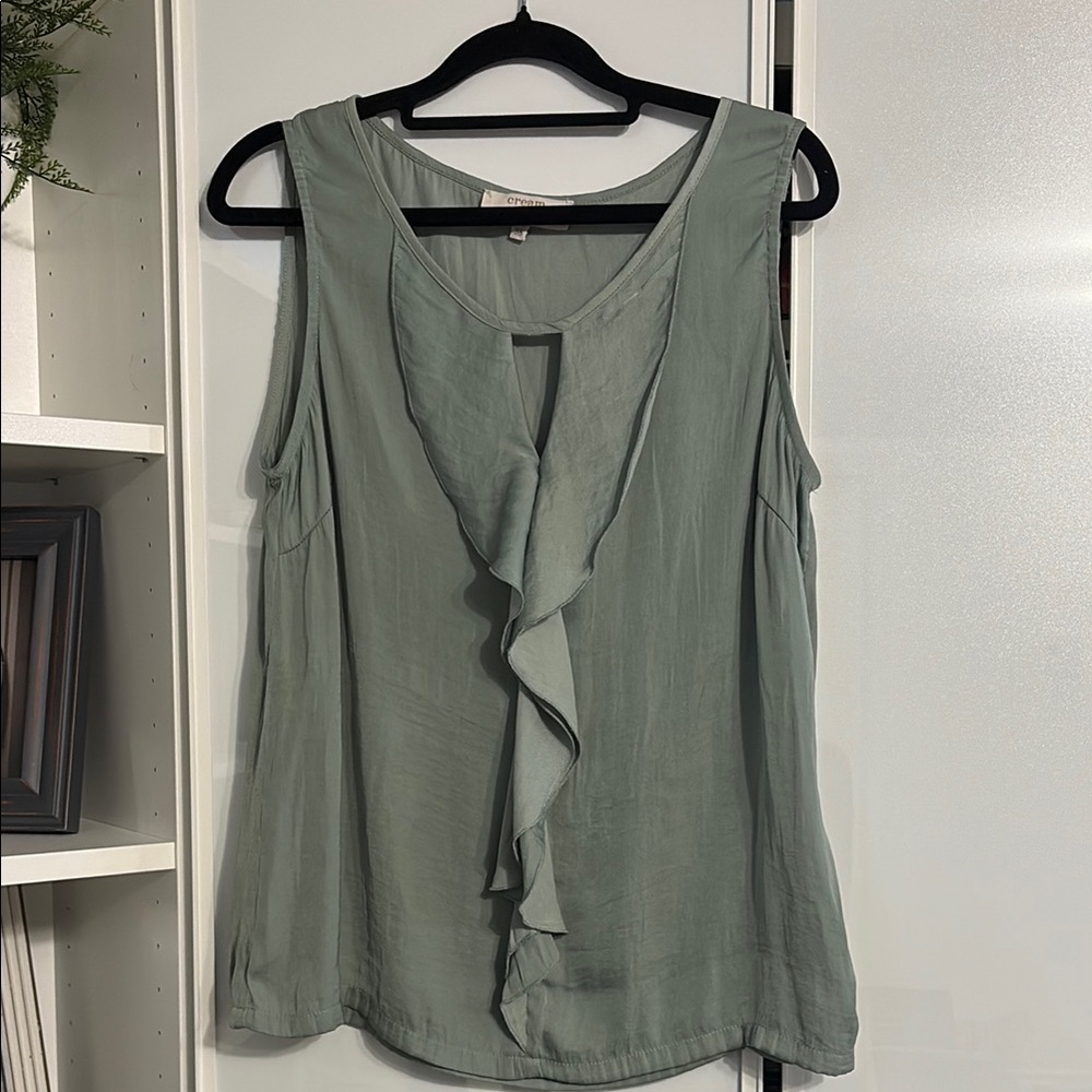 Chic Green Ruffled Blouse with Flowing Design